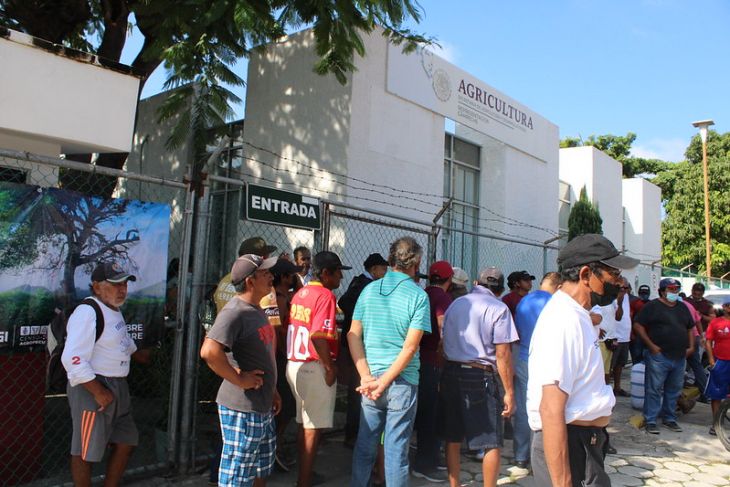  Campeche: Pescadores toman la Sader; exigen seguridad – La Jornada Maya