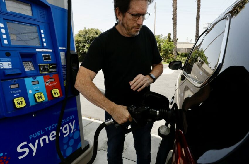  Los precios de la gasolina en Los Ángeles marcan un récord en el fin de semana del Día del Trabajo