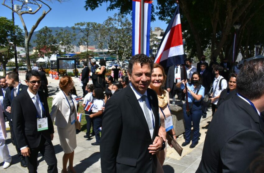  Jerarca del Minae comparte su posición sobre arrastre, minería, gas natural, cambio … – Delfino.cr