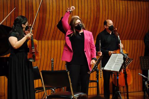  Evoca Gabriela Ortiz a sus mentores en melodioso ingreso a El Colegio Nacional