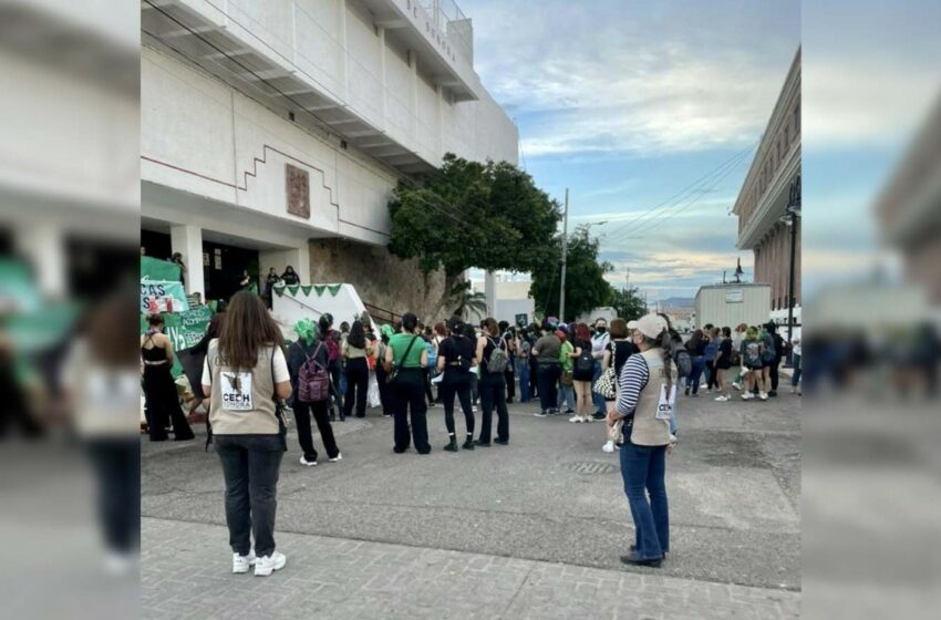  Mujeres salen a las calles para defender el derecho al aborto en Hermosillo, Sonora – Debate