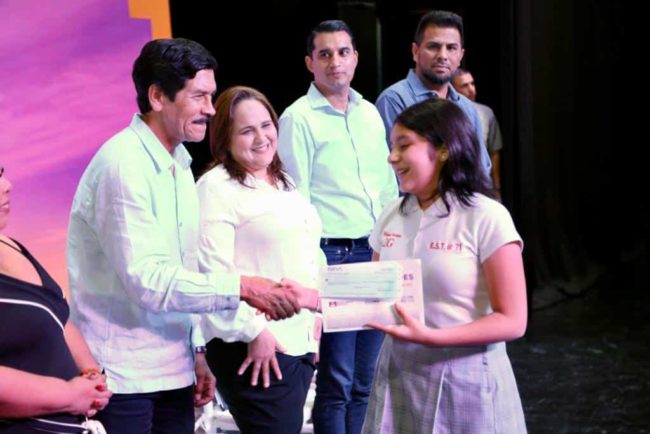  Más de tres mil alumnos de Guaymas y Empalme reciben su beca Sonora de Oportunidades