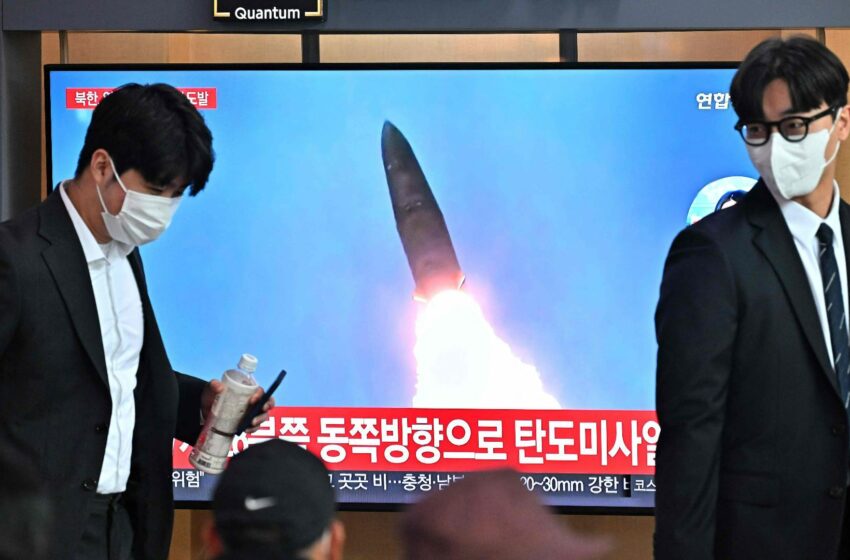  El gobierno japonés denuncia que un misil norcoreano ha sobrevolado su territorio