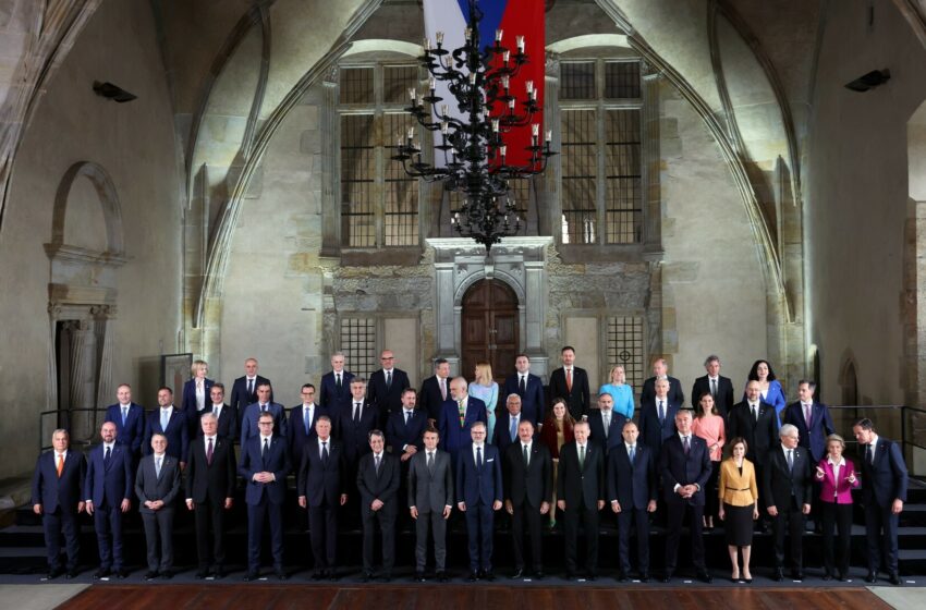  Europa busca mostrar un «nuevo orden sin Rusia» en la cumbre política en Praga