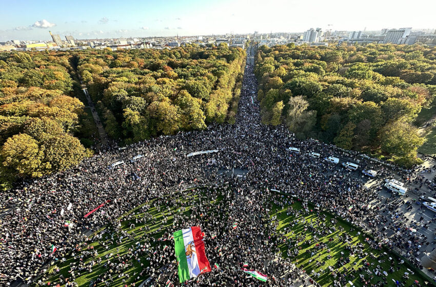  Decenas de miles protestan en Berlín: «Si estamos unidos, el régimen iraní caerá»