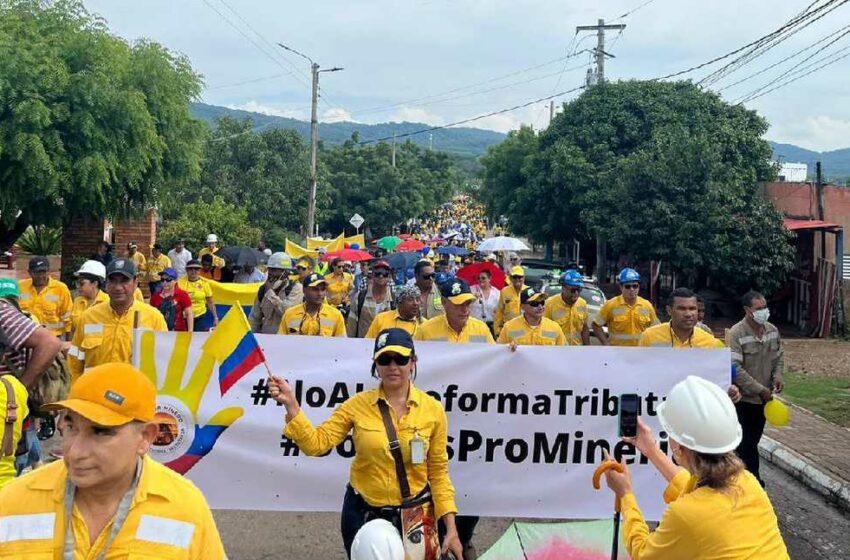  Así avanzan las multitudinarias marchas del sector minero contra la reforma tributaria – Semana.com