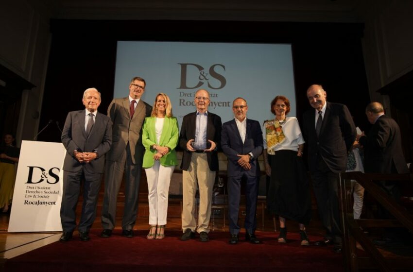  J.Thornton premiado por su defensa del medioambiente | E&J – Economist & Jurist