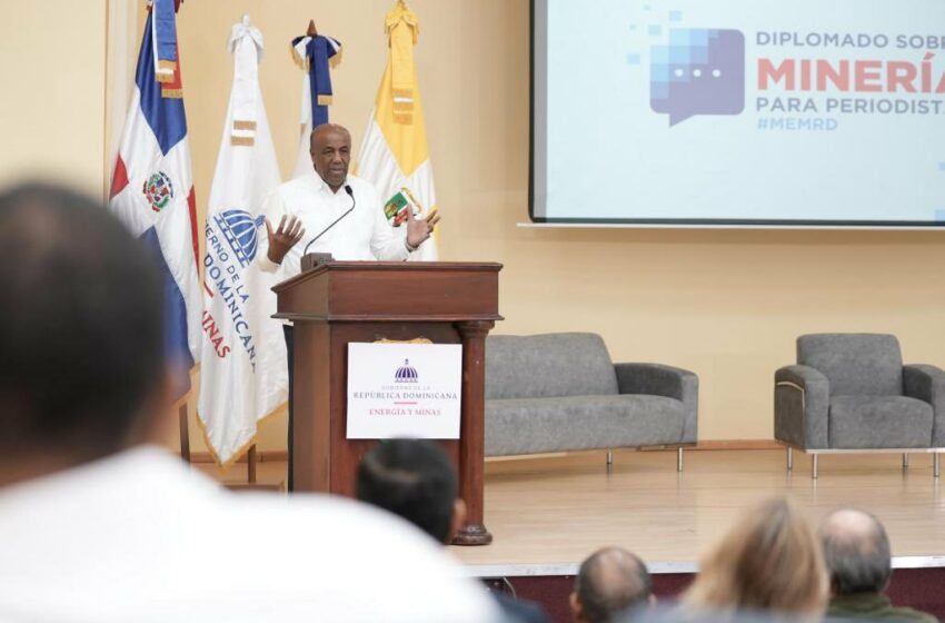  Energía y Minas y el Colegio Dominicano de Periodistas clausuran Diplomado sobre Minería