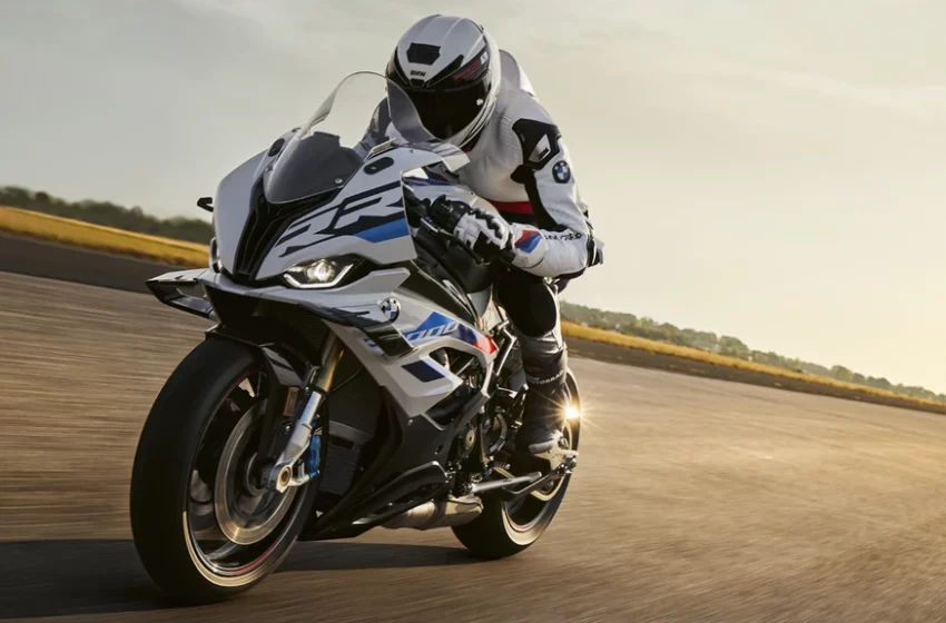  BMW Motorrad le añade una importante dosis de mejoras a su potente S1000 RR