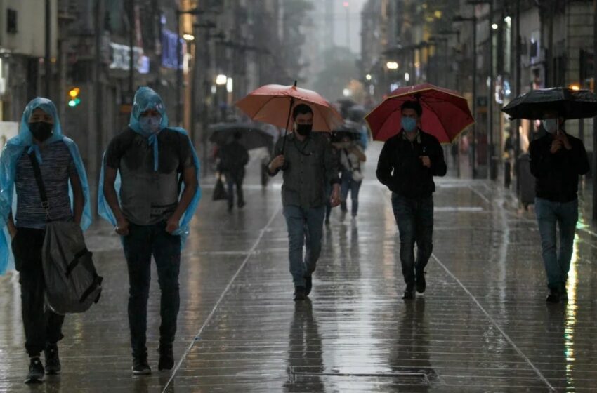  Frente frío y Onda Tropical 27 provocarán lluvias torrenciales en el sureste y oriente de México