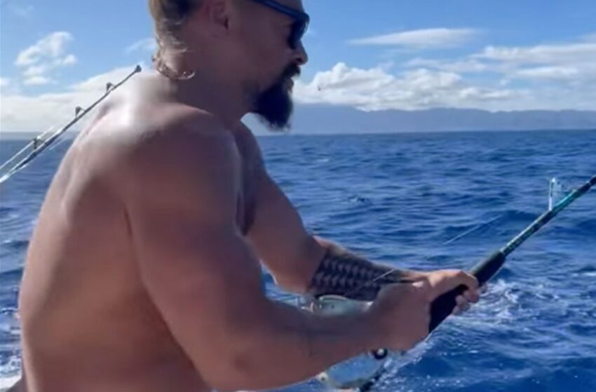 Jason Momoa pescando con el trasero al aire es algo que no te querrás perder