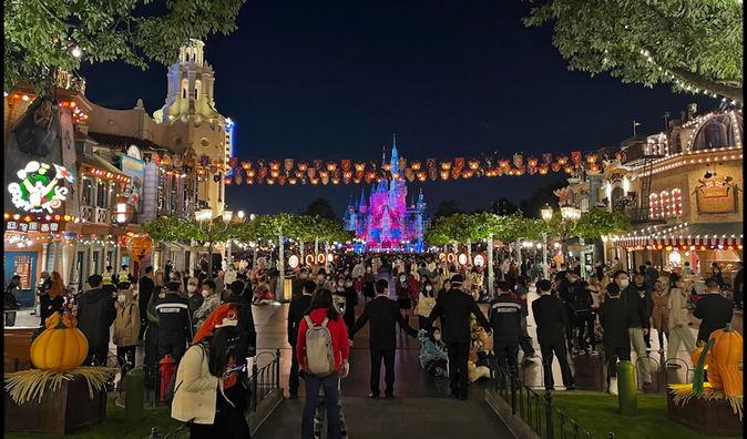  Encerrados en Halloween en el Disneyland de Shanghai bajo el ‘Covid cero’… por segundo año consecutivo