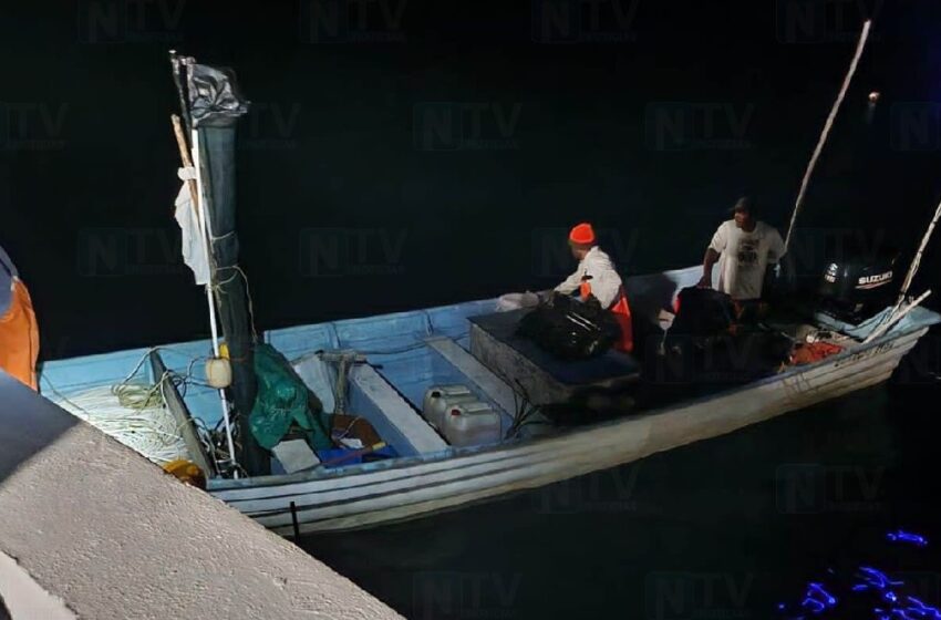  FOTOS: Rescata Marina a tres pescadores desaparecidos en altamar frente a San Blas