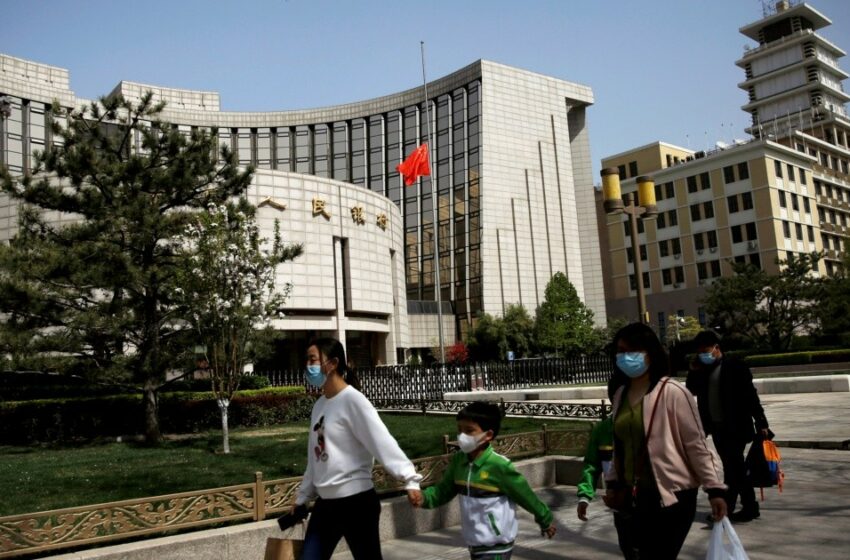  China libera casi 70000 millones de dólares para que los bancos apuntalen la economía