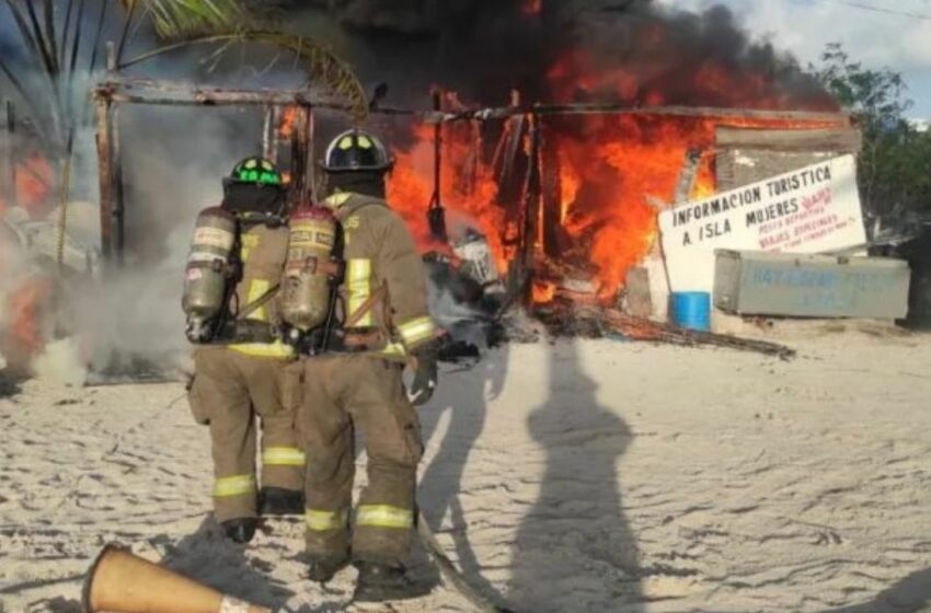  Se registró el incendio de una bodega de pescadores en Cancún – PorEsto