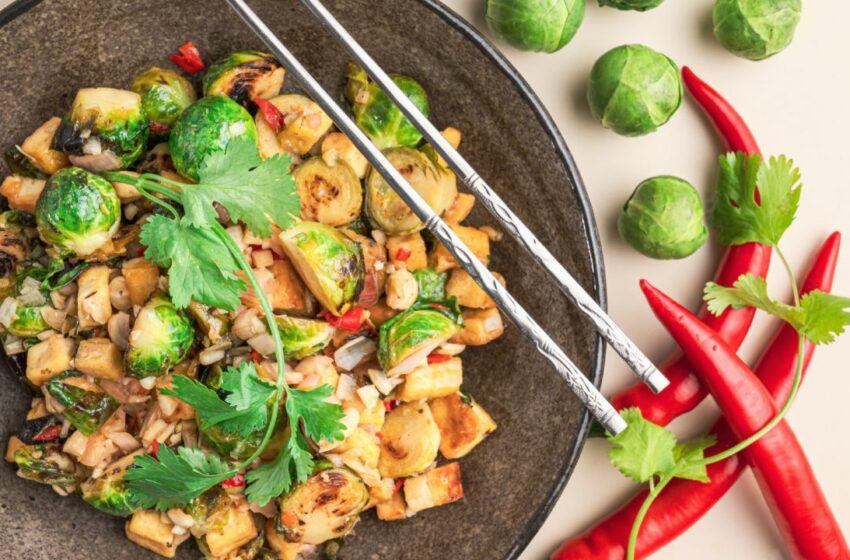  Cena Ligera: Tofu marinado con verduras, así puedes preparar esta sencilla receta