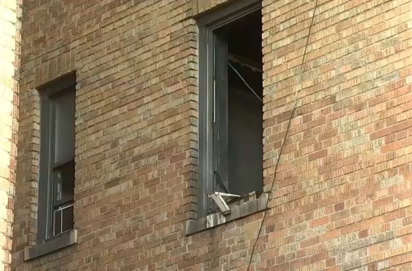  Fuego en edificio de Inwood cobra la vida de una persona