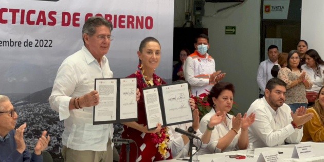  Claudia Sheinbaum firma convenio con alcalde de Tuxtla Gutiérrez
