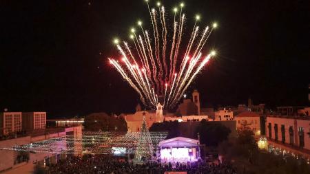  Belén encendió el árbol de Navidad de la Plaza del Pesebre esperando a 100 mil turistas