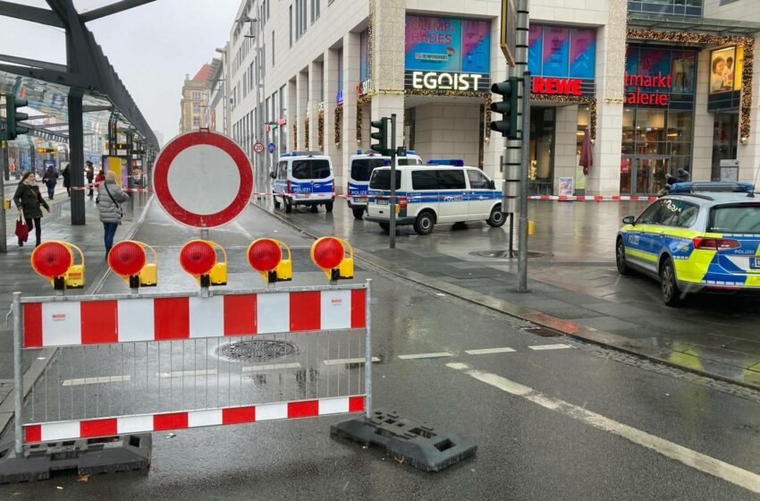  Muere el atracador que ha retenido a dos rehenes en un centro comercial de Alemania tras asesinar a su madre de 62 …