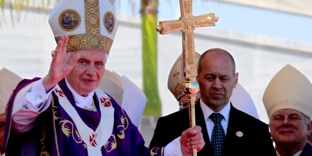  Arzobispo de México llama a dedicar oración por Benedicto XVI