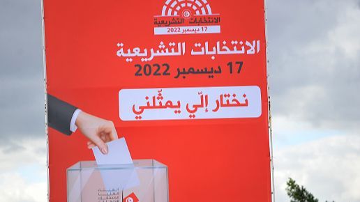  Túnez celebra elecciones legislativas sin partidos para enterrar el sueño democrático
