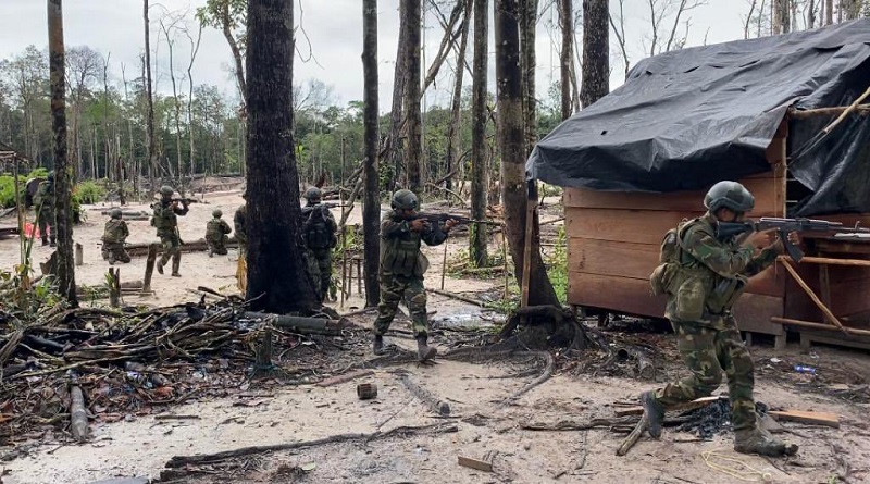  FANB desmanteló campamento de minería ilegal y narcotráfico en Bolívar