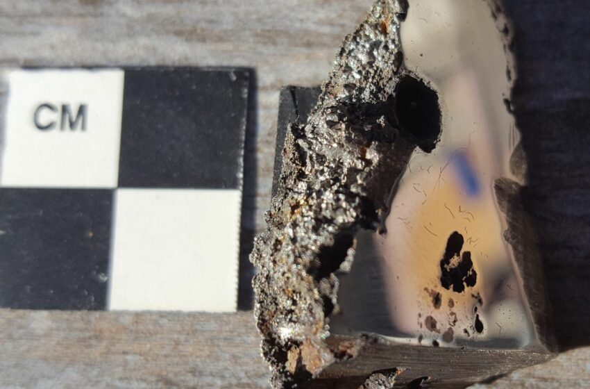  Hallan dos nuevos minerales en un meteorito de 15 toneladas métricas que impactó en África