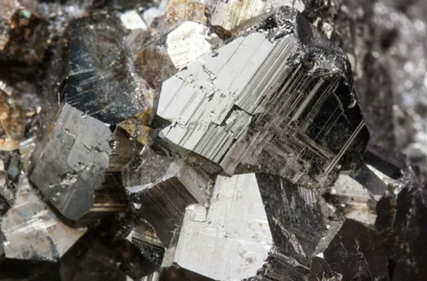  Científicos encuentran dos minerales nunca vistos en un meteorito de 15 toneladas