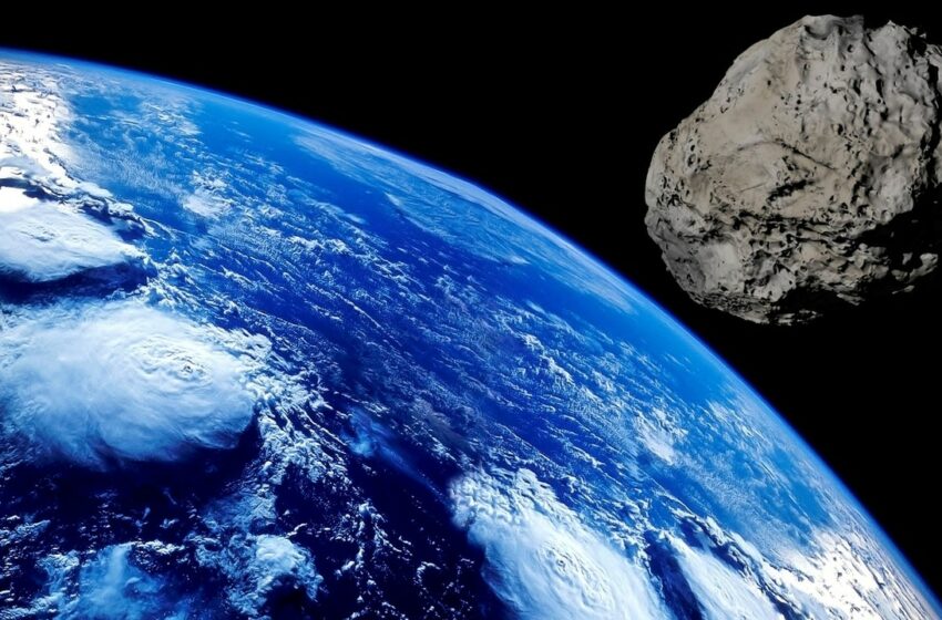  Un asteroide del tamaño de un autobús ha «rozado» la Tierra en uno de los acercamientos más próximos jamás …