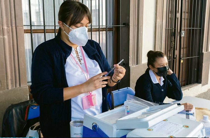  Aplican 548 mil 805 dosis de vacuna contra influenza en Querétaro