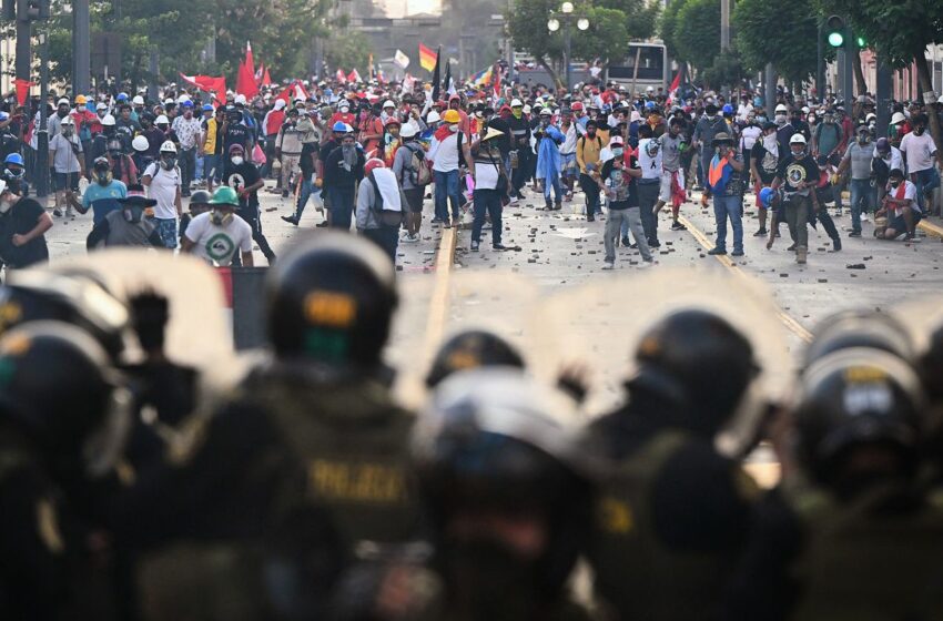  El llamado a una “tregua nacional” del Gobierno choca con más protestas en Perú