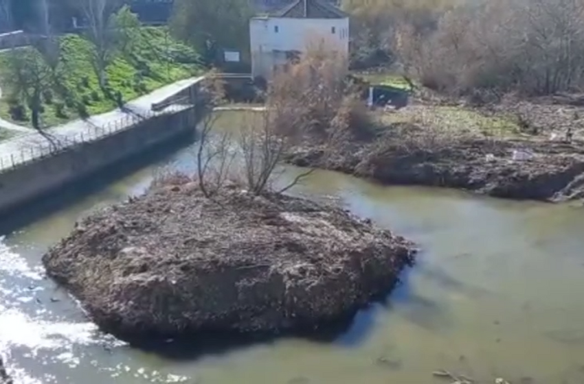  Video: Medio Ambiente comenzará este miércoles a eliminar la isla de toallitas del río …