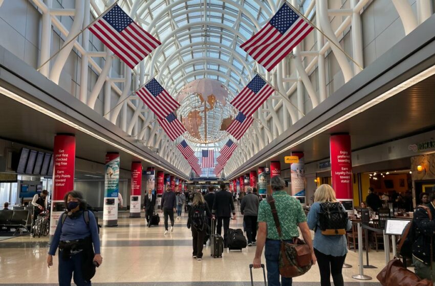  Cancelan más de 300 vuelos en aeropuertos de Chicago por el clima invernal