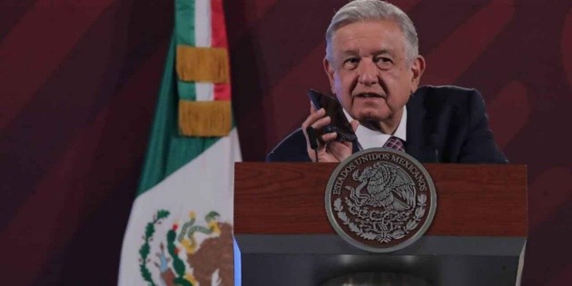  López Obrador llama a abolir "reformas neoliberales" en la Constitución mexicana
