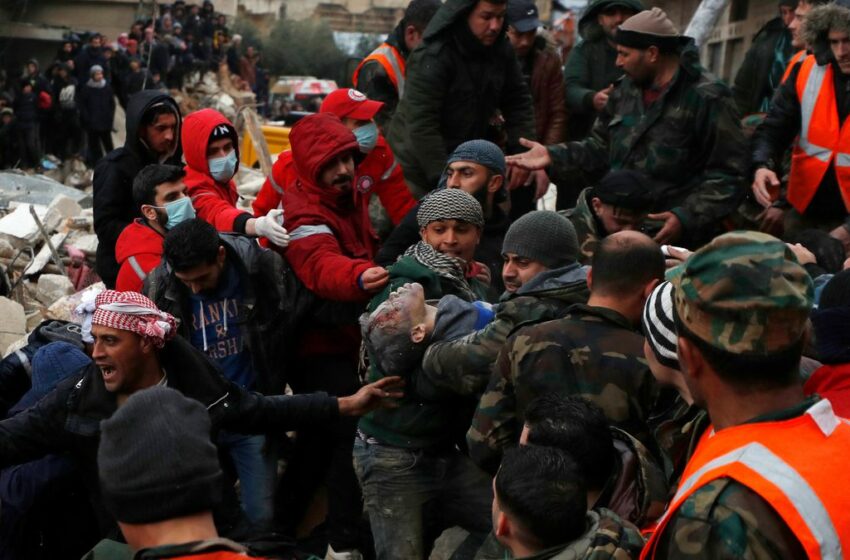  Más de 1.300 muertos en Turquía y Siria tras un terremoto de magnitud 7,8