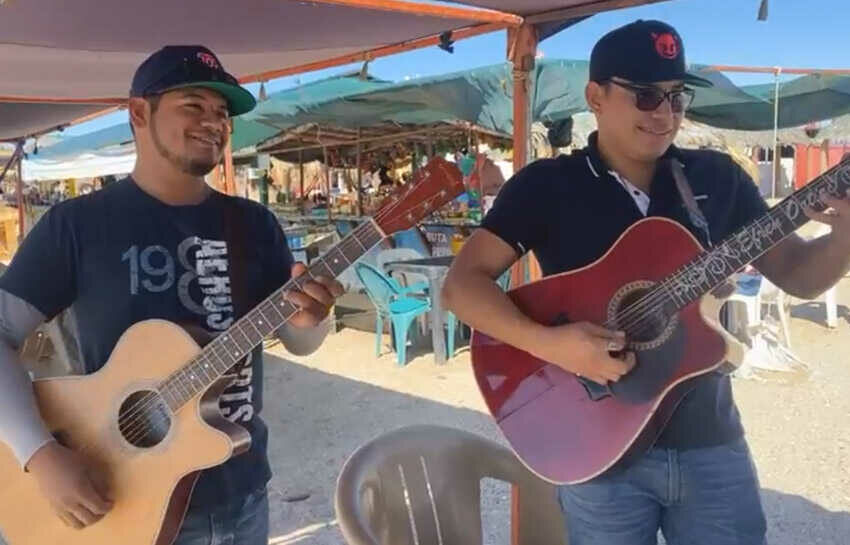  De música y mariscos disfrutan turistas en playas de Bahía de Kino – Proyecto Puente