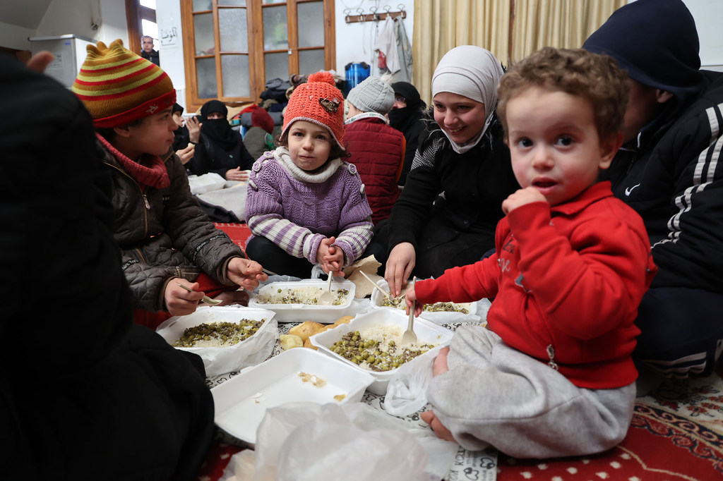 El PMA distribuye comida a las familias afectadas por el terremoto en Alepo, Siria.