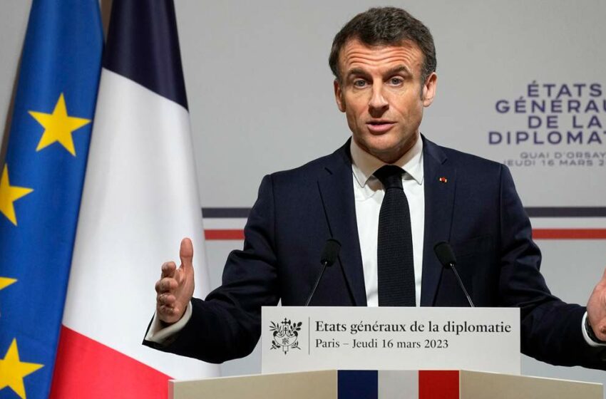  Macron aprueba la reforma de las pensiones sin pasar por la Asamblea