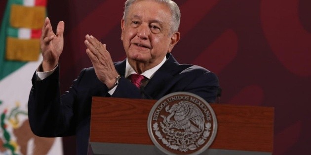  López Obrador reta a Felipe Calderón a defender a García Luna en EU