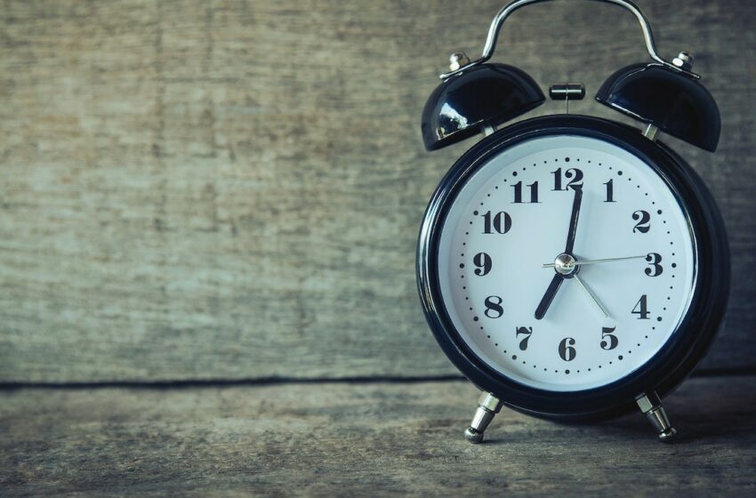  Cambio de hora en España: ¿hay que adelantar o retrasar el reloj?