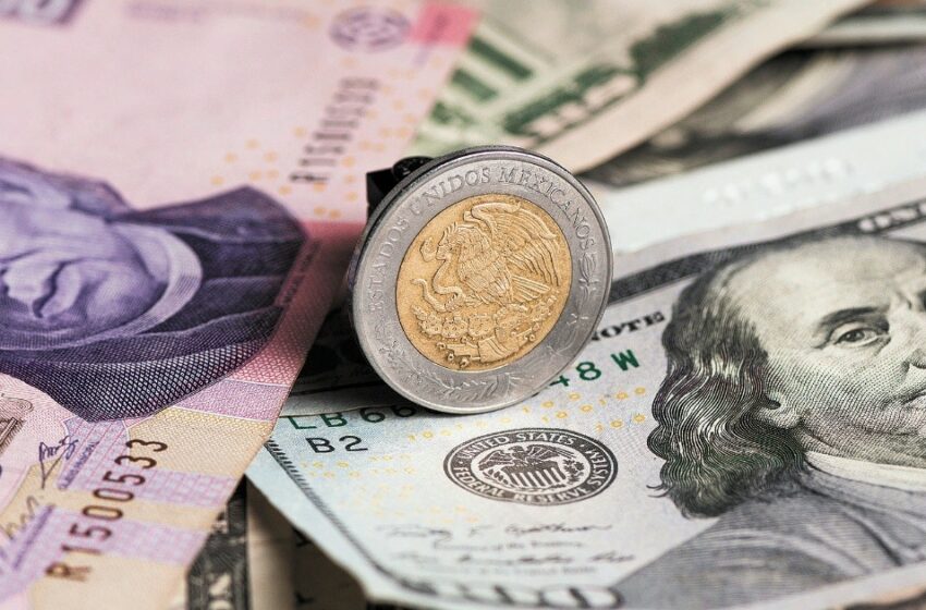  Peso se depreciará 6.6% hacia finales de 2023: encuesta de Banxico
