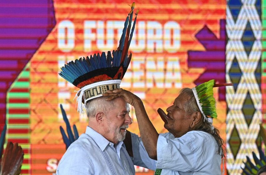  Lula firma varios decretos para legalizar las tierras indígenas suspendidas por Bolsonaro