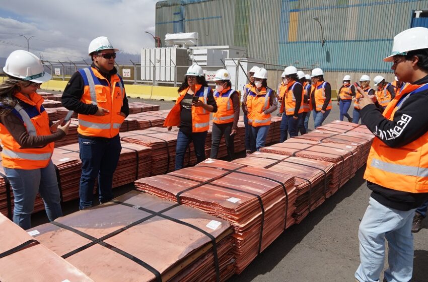  Estudiantes de INACAP conocieron en faena los procesos mineros de El Abra – enlalinea.cl