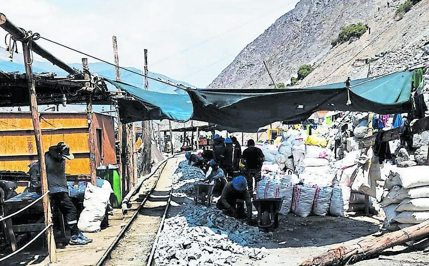  Arequipa: Mineros artesanales no permiten peritaje en zona de enfrentamientos | EDICION