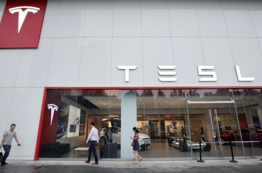  Acción de Tesla cae casi 10% y contagia al resto de automotrices en Bolsa