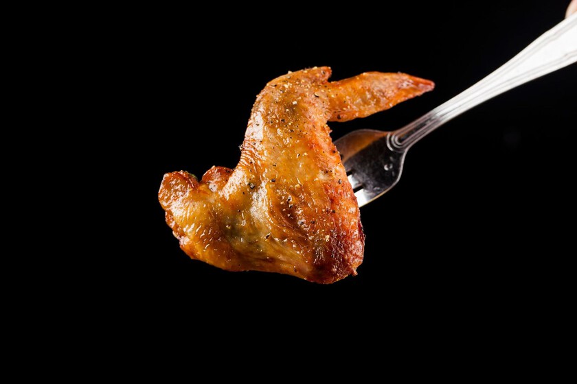  Comer el 'cuerito' de pollo sí o no: qué tan sano es comer la piel de pollo según expertos