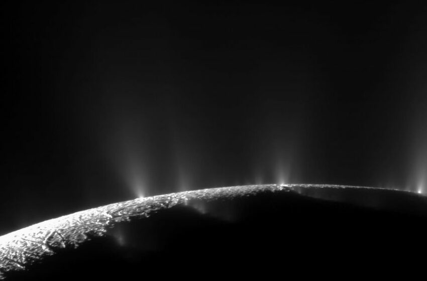  El sorprendente hallazgo del telescopio James Webb en una de las lunas de Saturno