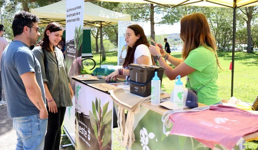  Cheste reúne a centenares de personas en torno a la III Feria de Medio Ambiente