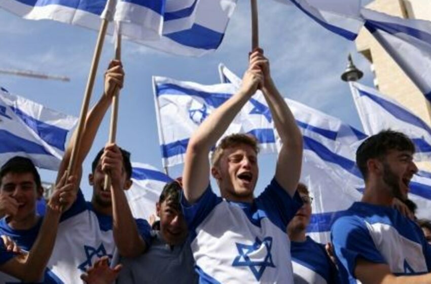  Miles de israelíes van a la «marcha de las banderas» en Jerusalén bajo tensión